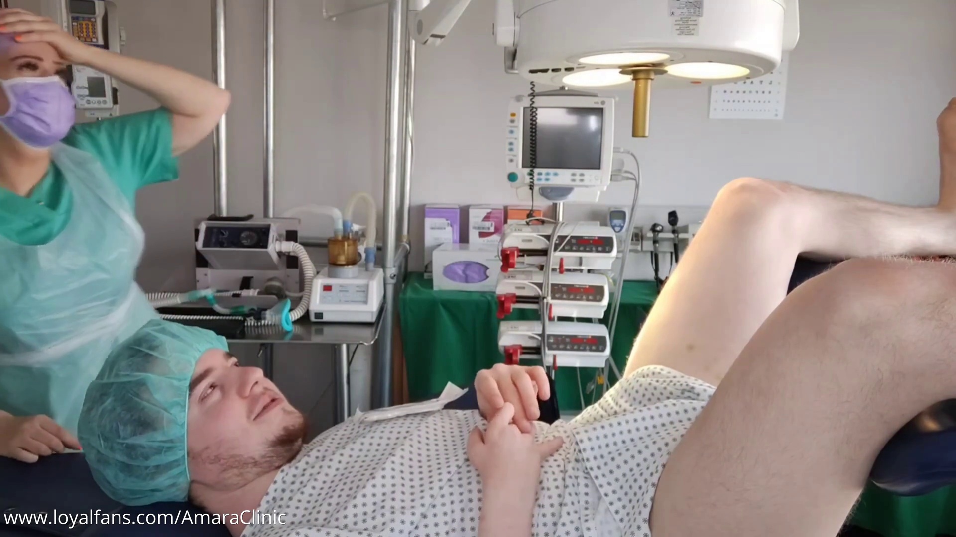 Before I start my examinations I want to tease my patient with my beautiful gloves by sliding my fingers over his body until he gets hard. Then I want all my other patients to interact by mastur